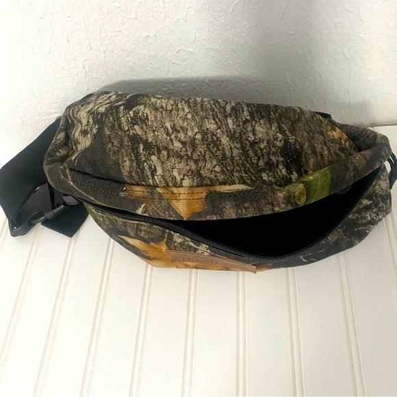 Fieldline Camouflage Fanny Pack Hunting Camping Hiking Waist Bag Wide Strap - Picture 2 of 9